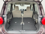 普段のお買い物や通勤、送迎等に十分な荷室スペースを確保しております。セカンドシートを倒すと、大きな荷物の積載も可能です♪