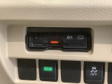いまや快適なカーライフに欠かせないETCが付いています。