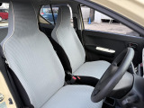 運転席シート廻りは使用感も少なく、良好な状態となっています。前オーナー様が丁寧に使っていたことがよくわかりますね。