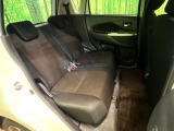 後部座席も気になるようなキズ・汚れやへたり等、大きなダメージはなく、良好な状態です。