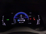 とっても見やすいメーターです。夜間時はラグジュアリーな気分にさせてくれる照明が魅力ですので、夜のドライブも楽しみになりますよ♪