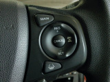 ハンドル右側にはクルーズコントロールのスイッチが装備され運転中の操作も安心して行えます!