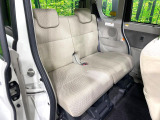 後部座席も気になるようなキズ・汚れやへたり等、大きなダメージはなく、良好な状態です。