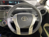【ステアリング】軽い力で扱いやすいハンドルです。目立つ傷やスレなどなく綺麗な状態です!除菌プランいれていただくとさらに快適に!清潔なお車はお子様にも安心ですね!