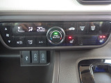 オートエアコンタイプなので細かい操作なしで快適温度に調整してくれます。シートヒーター付きで、冷えた車内でもスイッチを押せば数秒で座面と背もたれがあたたかくなります。