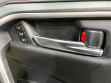 【メモリー機能付きパワーシート】ドライバーごとに設定したシート位置を記憶して、ボタン一つで切り替えできる便利な機能!運転する方が複数名いらっしゃるご家庭におすすめです♪