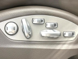 ●パワーシート:シート位置の&ldquo;前後と背もたれの&ldquo;角度の微調整が可能となります。手動設定のシートよりも、より細やかな設定ができるのがポイントです。