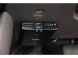 高速道路走行の料金所をノンストップで通過できるETCを装備!※ ETCカードのお申し込みも当社にお任せ下さい!