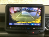駐車が苦手な方でも安心なバックカメラつき。