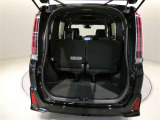 開口部の広いラゲージスペースは、ゴルフバックなどの荷物もラクラク積み込めます。