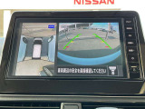 車両を上から見ているようなアラウンドビューモニターの映像をナビゲーション画面に映し出してくれるので、小さなお子様や障害物を確認できます。運転のしやすさはもちろん、事故防止にも役立ちます!