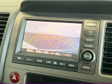 【バックカメラ】リバースにするだけで映ります、後方の安全確認や、狭い駐車場での車庫入れ、雨の日や夜間など視界の悪い時に便利です!安全にバックする為には欠かせない装備です。