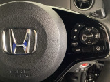ハンドルにHondaセンシング系のクルーズコントロールやレーンキープアシストなどのスイッチが装備されています。ハンドルから手を離さず安全に操作できます。