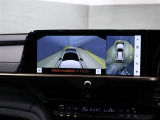 パノラミックビューモニター付きです。車両を上から見たような映像をディスプレイオーディオ画面に表示。運転席からの目視だけでは見にくい、車両周辺の状況をリアルタイムでしっかり確認できます。