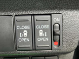 両側電動スライドドアを運転席からも操作することが可能です!