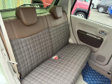 【リアシート】固定型のシートですが広々ご使用いただけますよ!