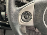 ステアリングにオーディオ操作スイッチが付いています。オーディオ画面に直接タッチしなくても操作が出来ますので、運転に集中できます。