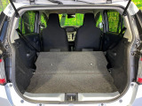 普段のお買い物や通勤、送迎等に十分な荷室スペースを確保しております。セカンドシートを倒すと、大きな荷物の積載も可能です♪