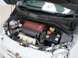 エンジンルームも非常にキレイです。RECS(吸気系エンジン内部洗浄システム)等のオプションメニューもご用命下さい。