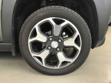 純正アルミホイール標準装備です。力強いデザインです☆