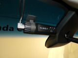 今や必需品となったドライブレコーダーも装着されています。運転中の記録を録画してくれます、万が一の時にドライブレコーダーがあれば安心です!