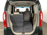 コンパクトボディーなのに、荷室はこんなに広々!たくさん荷物が積めますよ。