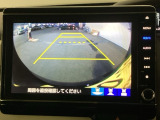 バックモニター付きで、車庫入れやバック時の後方確認をサポート。
