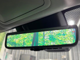 【デジタルインナーミラー】後席の大きな荷物や同乗者で後方が確認しづらい時でも安心!カメラが撮影した車両後方の映像をルームミラー内に表示。クリアな視界で状況の確認が可能です!