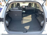 シートを倒して更にお荷物積めちゃいます。レジャーやショッピングに大活躍。