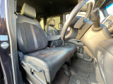 運転席シート廻りは使用感も少なく、良好な状態となっています。丁寧に使われていたことがよくわかりますね。