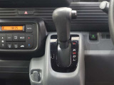 ストレート式のシフトレバーを採用しております♪シンプルなので、誰でも使いやすいですネ☆