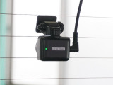 この車にはリアにもドライブレコーダーを装備しております◆映像・音声などを記録する自動車用の装置です。 もしもの事故の際の記録はもちろん、旅行の際の思い出としてドライブの映像を楽しむことができます。