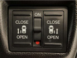 【両側パワースライドドア】両側がパワースライドドアになっており、運転席のスイッチやスマートキーでも開閉が可能です!開口部も広いので乗り降りも楽々♪