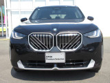 BMWと言えば特徴的なキドニーグリル。ダイナミックなフロントマスクを演出します。