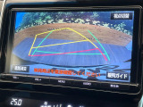 【バックカメラ】駐車時に後方がリアルタイム映像で確認できます。大型商業施設や立体駐車場での駐車時や、夜間のバック時に大活躍!運転スキルに関わらず、今や必須となった装備のひとつです!