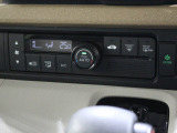 フルオートエアコン装備。