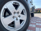 ●純正18インチアルミホイール:輸入車ならではの卓越した走りを支えるホイールと足回りです!日本車の走りに慣れている方にもぜひ体感して頂きたいほど、高いレベルでまとまっています!