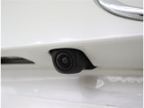 バックカメラが付いているので後方確認が非常にしやすいです。今や運転初心者も熟練者も必須装備!ついていて損はないですね♪