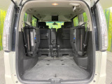 普段のお買い物や通勤、送迎等に十分な荷室スペースを確保しております。セカンドシートを倒すと、大きな荷物の積載も可能です♪