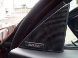 12スピーカーのBoseサウンドが車内全体を包み込み、移動時間を心満たす上質な音楽体験に変えてくれます。