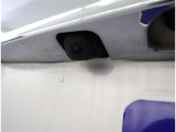 バックカメラが付いているので後方確認が非常にしやすいです。今や運転初心者も熟練者も必須装備!ついていて損はないですね♪