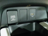 【POWEROUTLET】12V電源ソケットを設置しております。周辺機器の充電にご利用頂けます☆便利な充電用USBジャックも付いています☆