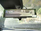 車両後方を直接映像で確認できるスマートルームミラーです!