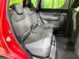 後部座席も気になるようなキズ・汚れやへたり等、大きなダメージはなく、良好な状態です。