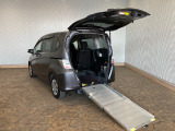 フリード  X 車いす仕様車