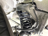 お車を安心してお乗りいただく為には、足回りの定期点検が欠かせません。サービスサポート(有償保証)では無料点検もご提供しており、安心のカーライフをお過ごしいただけるサポート体制が整っています。