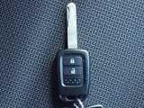 ★キーレス★ 当たり前の装備ほど便利なもの!キーのボタン操作だけでドアロックの開閉ができる快適装備キーレスエントリーです☆
