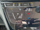 【 オートエアコン 】車内温度を感知して自動で温度調整をしてくれるのでいつでも快適な車内空間を創り上げます!//