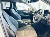 ◆LIBERALAは、輸入車選びの新たなスタイルを提案するインポート・セレクト・ブランドです。オーナー様となる方がクルマから直接感じる感性を第一にした、最良の一台との出会いをコーディネートいたします。