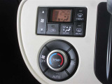 エアコンはオートエアコンになっています。